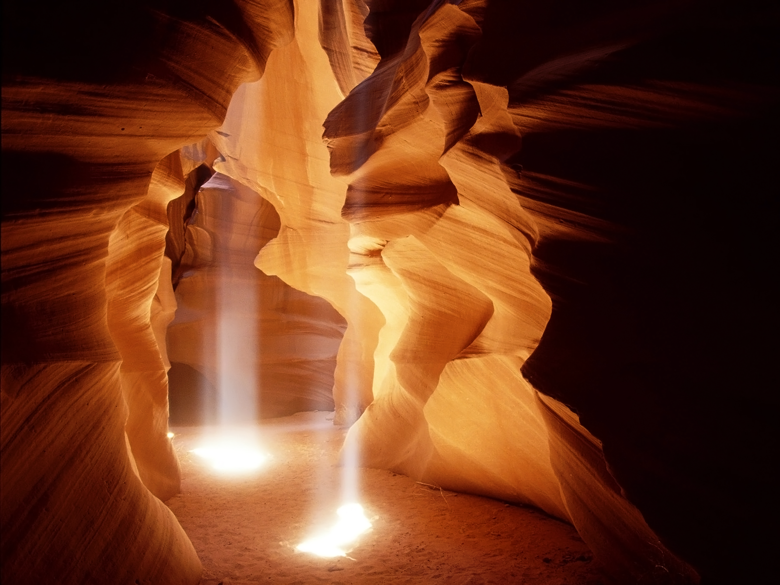 Little Kid Big City Touring Antelope Canyon With The Family